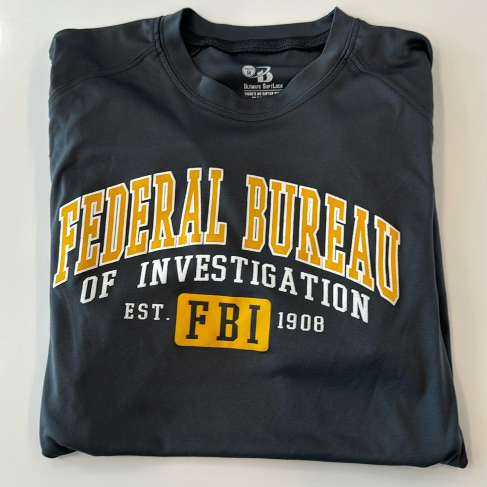 FBI performance tee size M